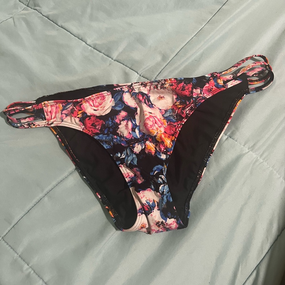 Swimsuit bottoms